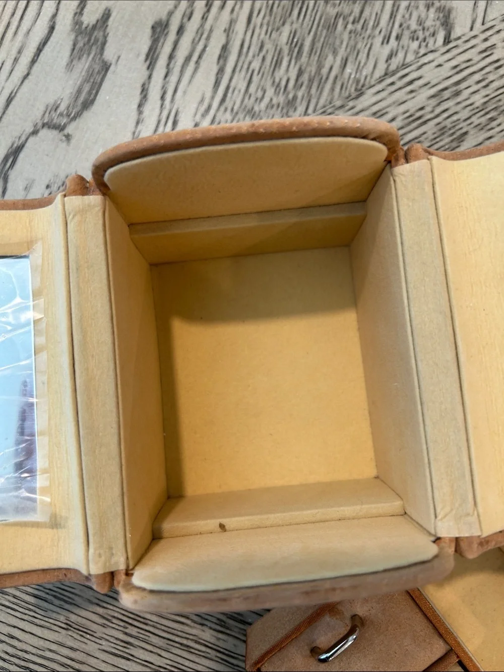 Jasmine La Belle cosmetic/ jewelry box bag.